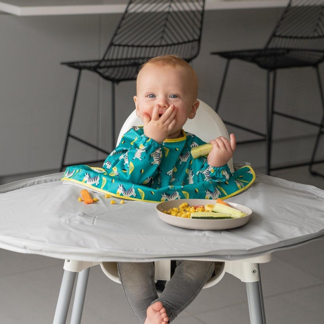 Tidy Tot Hagesmæk med Lange Ærmer til Bakke - Turkis Zebra - Hagesmæk med ærmer - MamaMilla