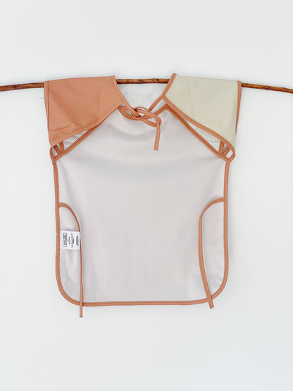 SKÅGFÄ Forklæde Uden Ærmer - 18-36+ mdr - Nature Terracotta - Forklæde - MamaMilla