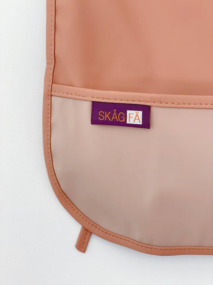 SKÅGFÄ Forklæde Uden Ærmer - 18-36+ mdr - Nature Terracotta - Forklæde - MamaMilla