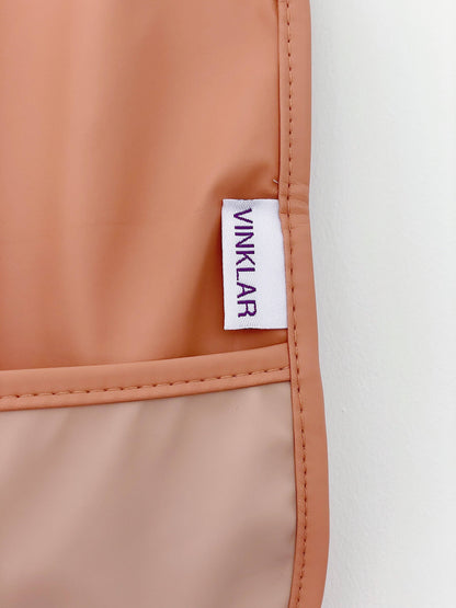 SKÅGFÄ Forklæde Uden Ærmer - 18-36+ mdr - Nature Terracotta - Forklæde - MamaMilla