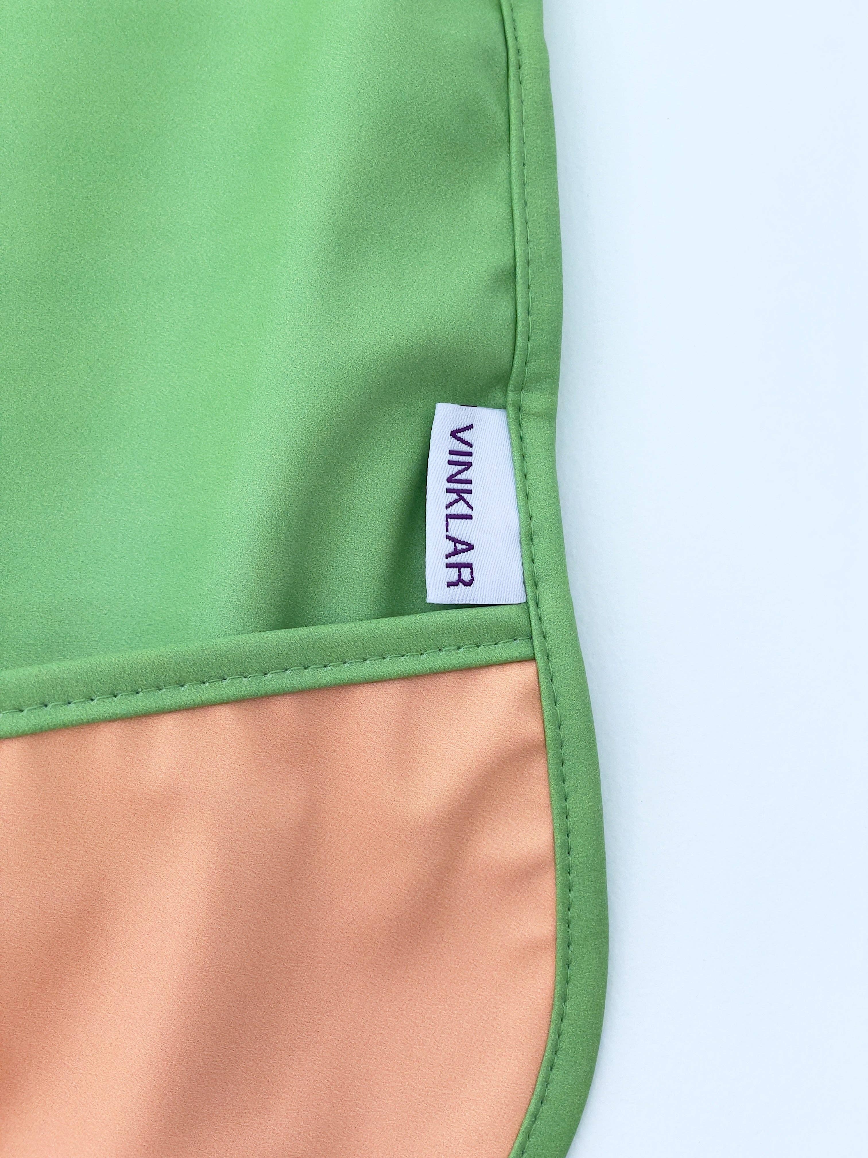 SKÅGFÄ Forklæde Uden Ærmer - 18-36+ mdr - Javea Agave - Forklæde - MamaMilla