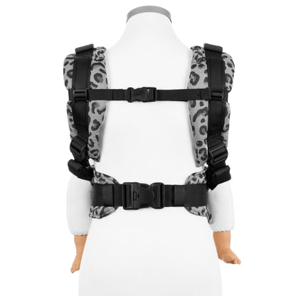 Fidella Fusion Fullbuckle Bæresele - Leopard Silver - Baby - bæresele - MamaMilla