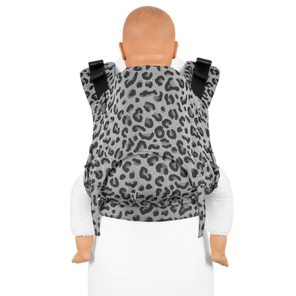 Fidella Fusion Fullbuckle Bæresele - Leopard Silver - Baby - bæresele - MamaMilla